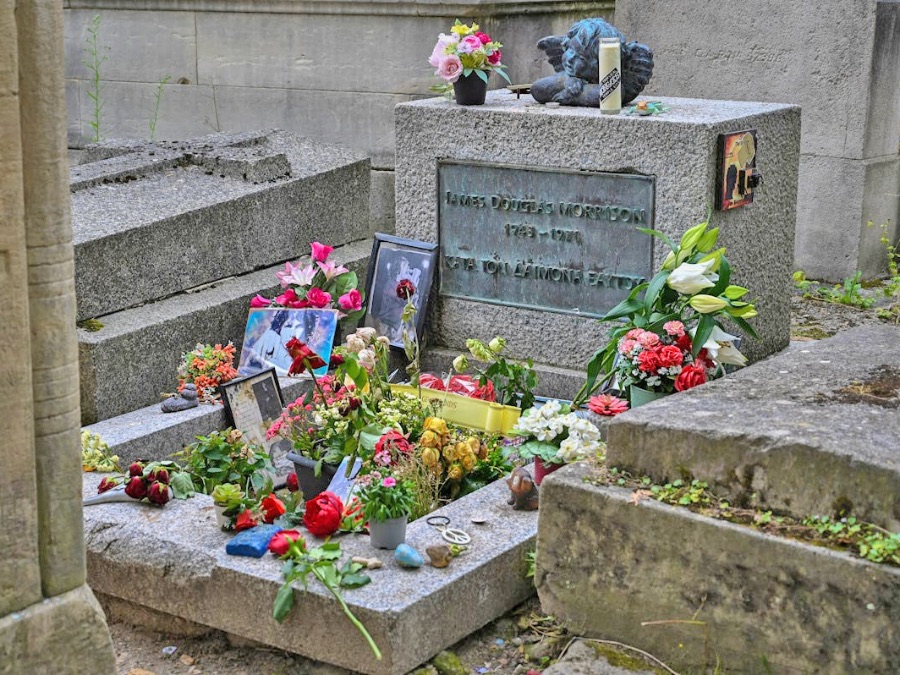 Tombe de Jim Morrison, division 6 du Père-Lachaise