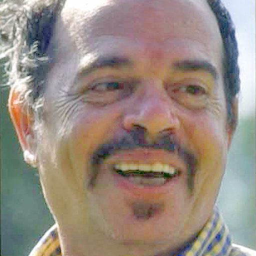 Portrait de Ticky HOLGADO